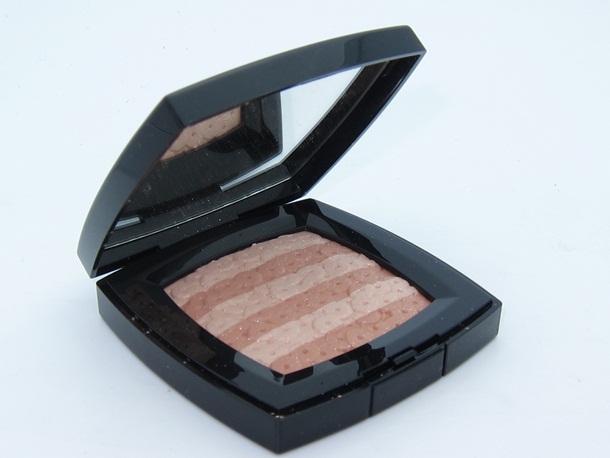 Chanel Lumiere d’Artifices Beiges Illuminating Powder 2