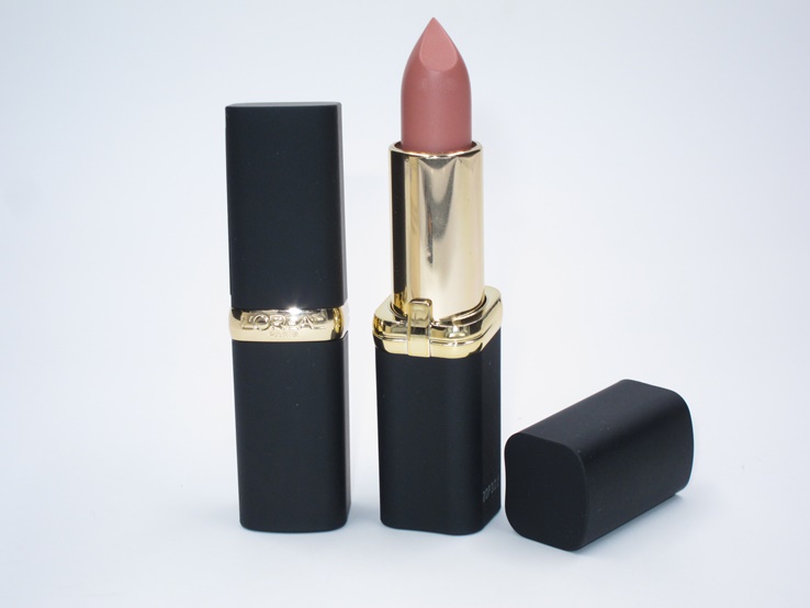 L’Oreal Colour Riche Matte Lipstick Review & Swatches