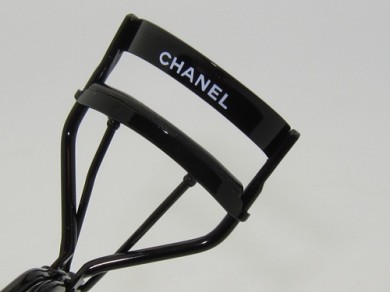 chanel lash curler
