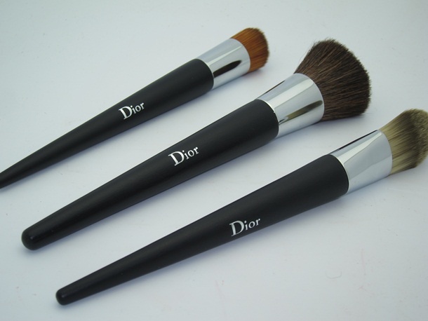 dior backstage buffing brush review